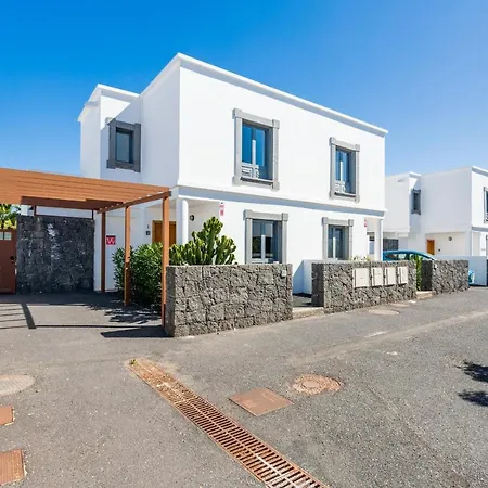 Verona Playa Blanca Villa